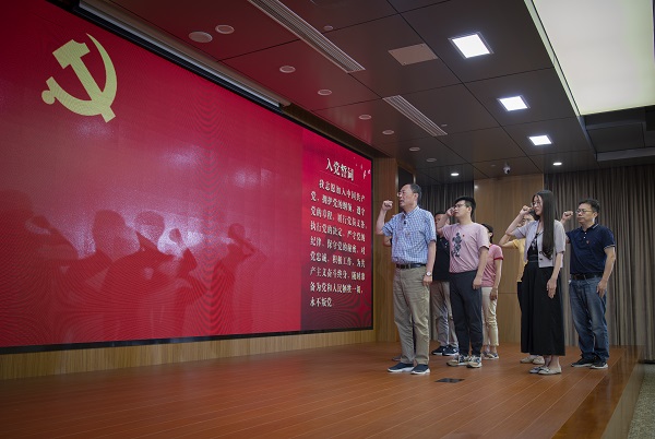 重温入党誓词2 - 副本.jpg