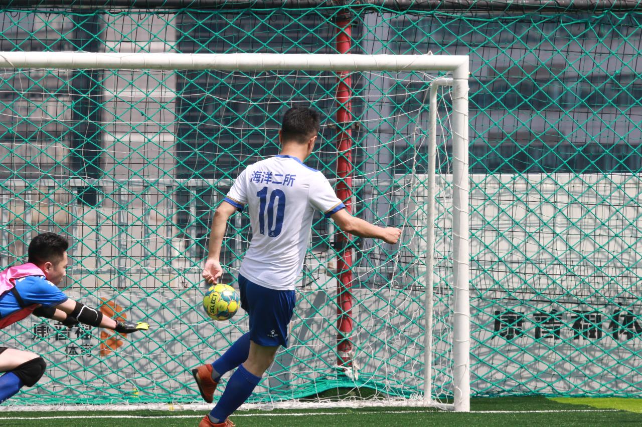 The football team of the SIO won the third place in the 12th Zhejiang Provincial Organs Football Lea