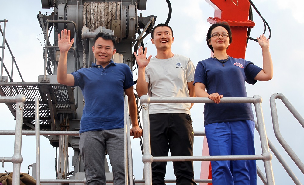 Handover Conducted from 1st to 2nd Leg of the 38th Voyage