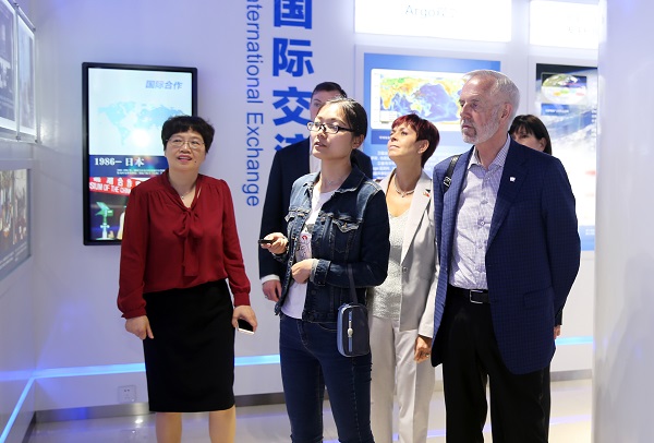 The delegation of Mr. John Walter, chairman of ISO and Standards Council of Canada visited the insti