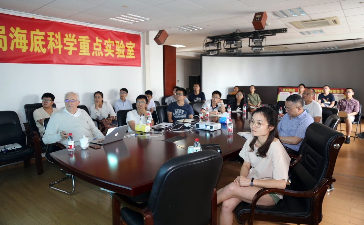 Prof. Jean-Claude Sibuet, a French structural geologist, visited our institute