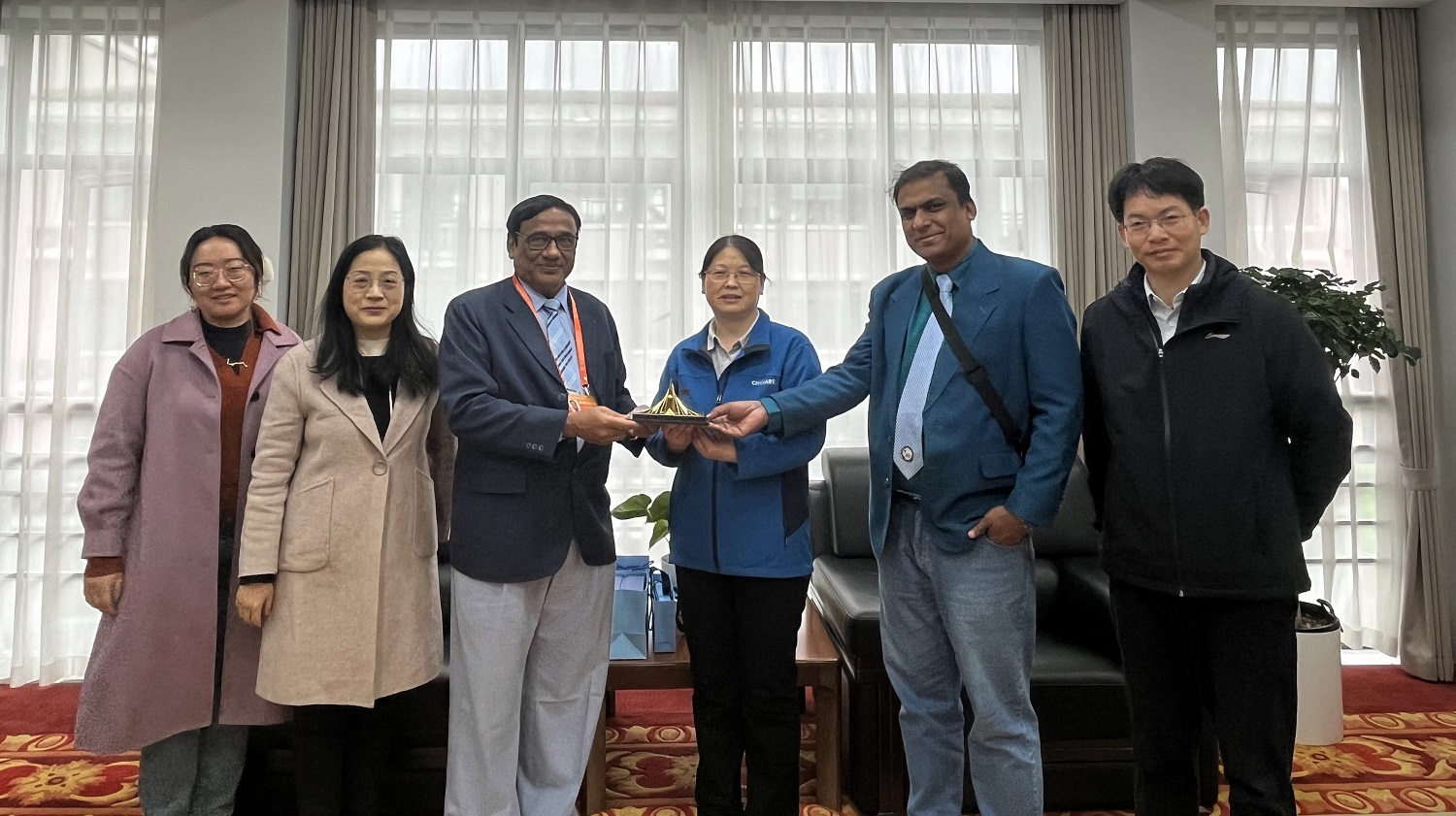 The delegation from the University of Chittagong, Bangladesh visited the SIO